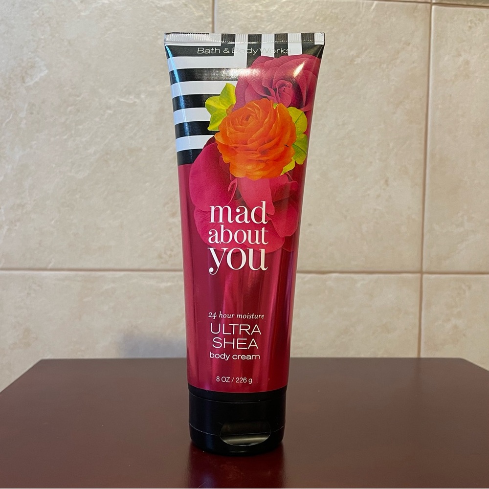 New BATH & BODY WORKS “MAD ABOUT YOU”CREAM Lotion Moisturizer Love Shea Butter
